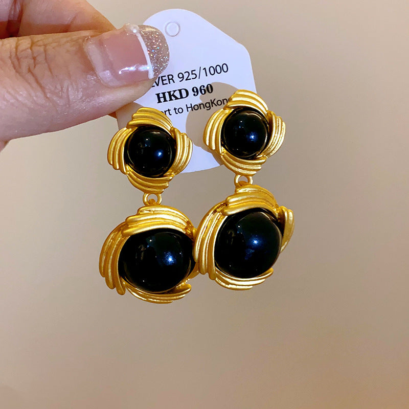 Elegant Gold Earring for Every Occasion