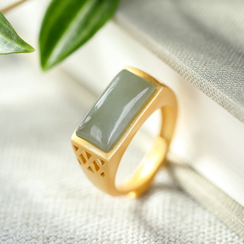 Classic Gold Ring with Timeless Appeal