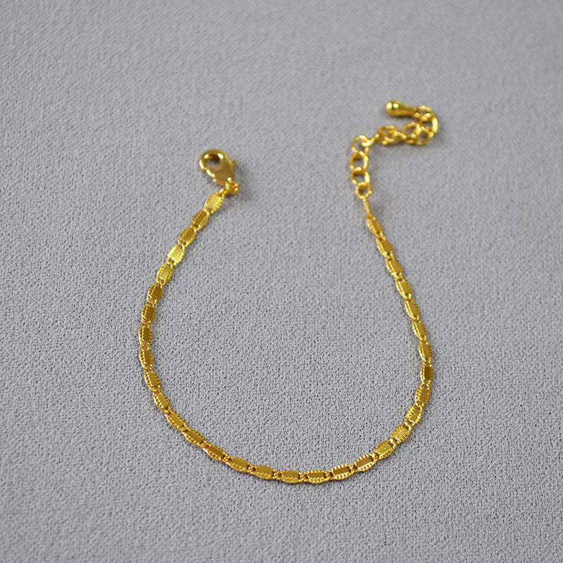Stunning Gold Necklace for Daily Wear
