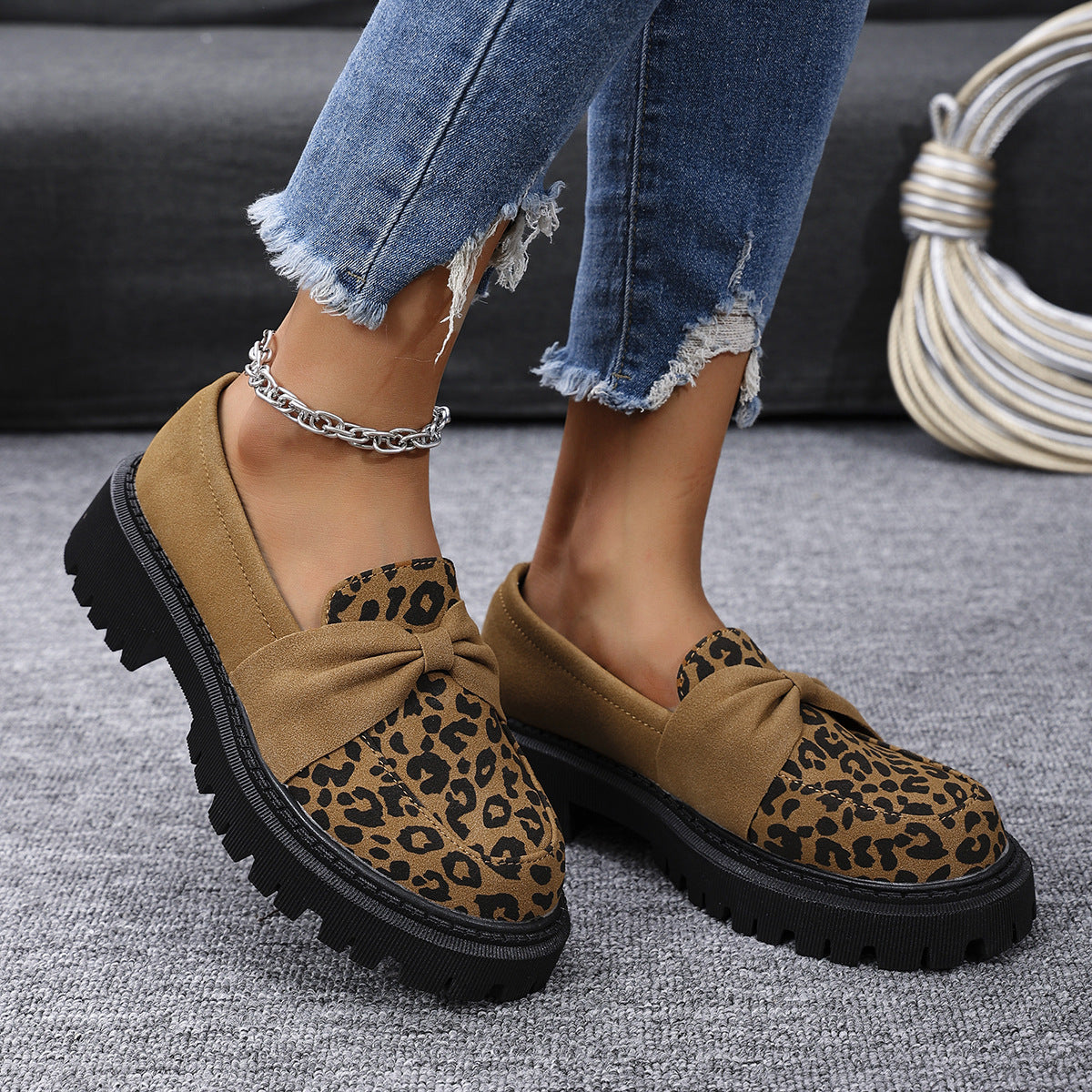 Graceful Orthopedic Shoes for Modern Look