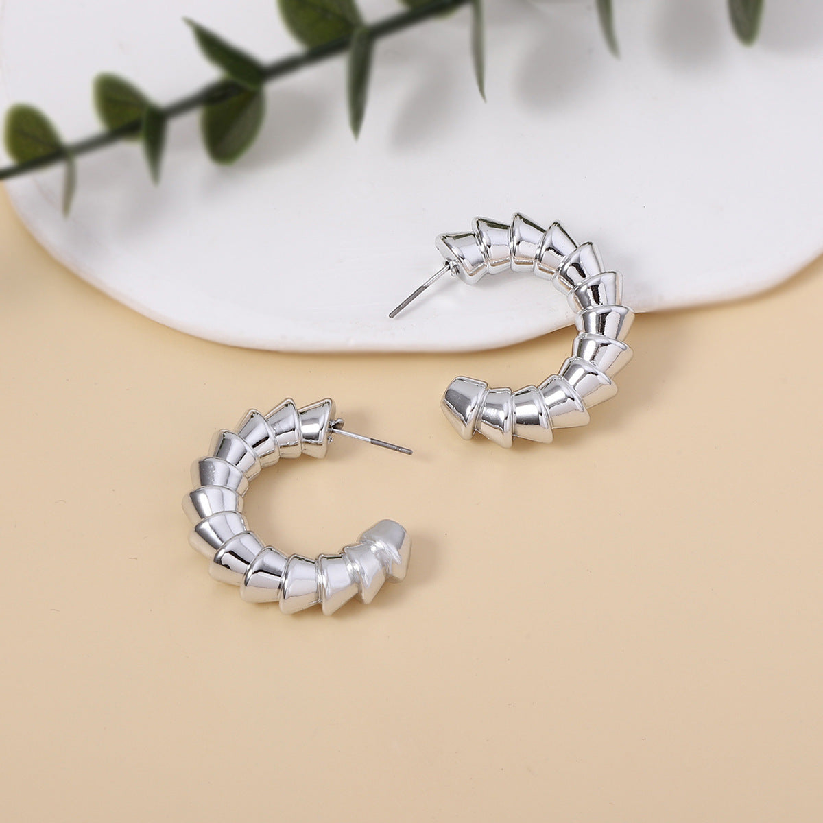 Beautiful Gold Earring with Unique Style