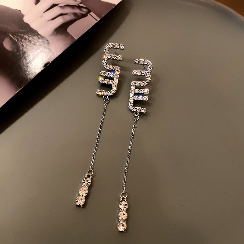 Classic Earring with Timeless Appeal