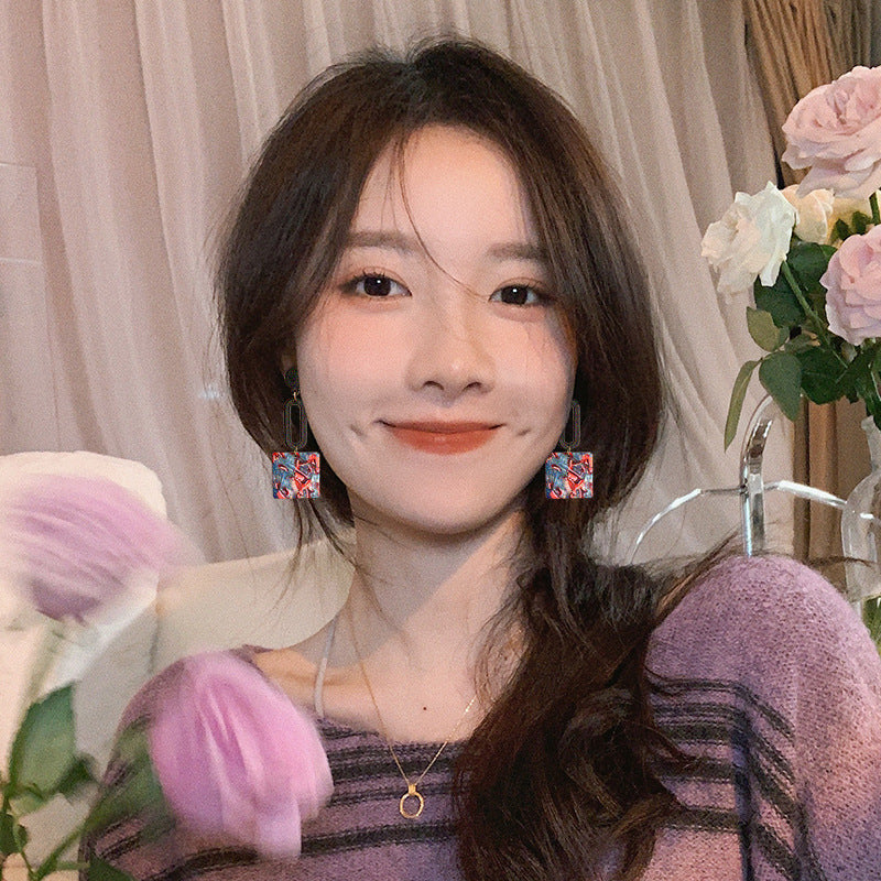 Charming Earring for Any Occasion