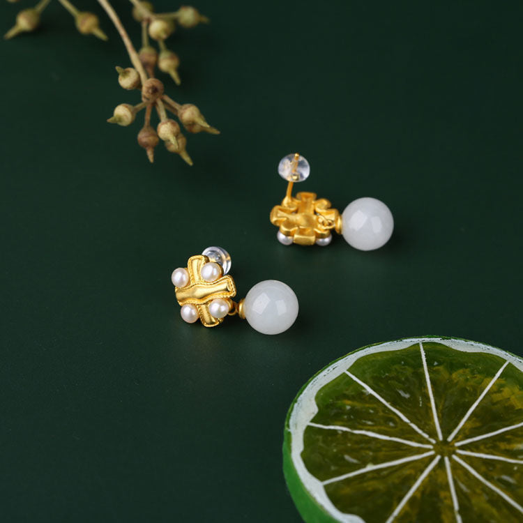 Beautiful Gold Earring with Unique Style