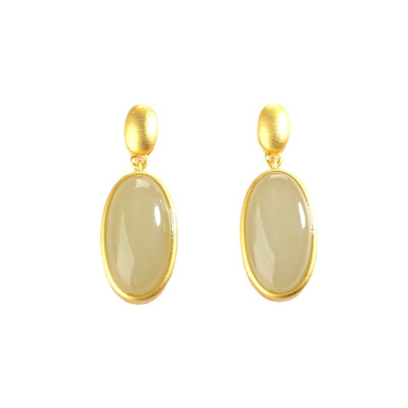 Charming Gold Earring for Any Occasion