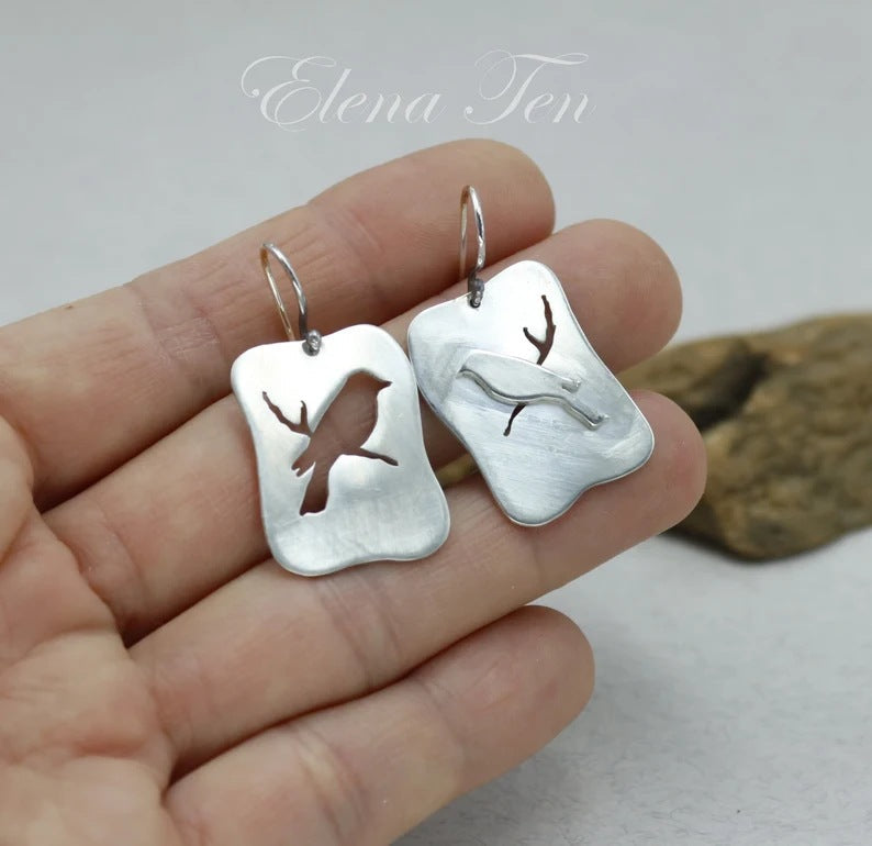 Charming Earring for Any Occasion
