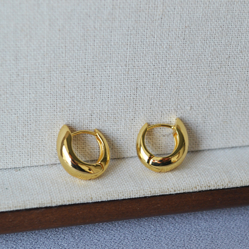 Romantic Gold Earring for Special Moments