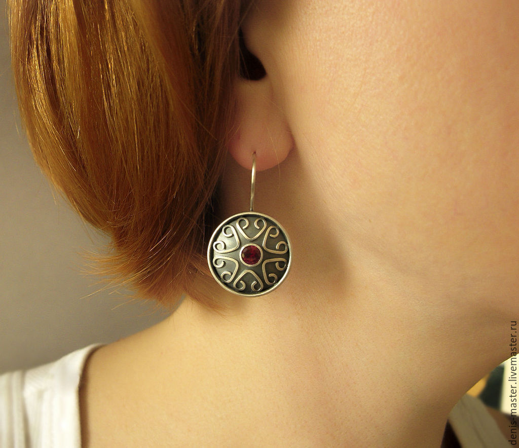 Romantic Silver Earring for Special Moments
