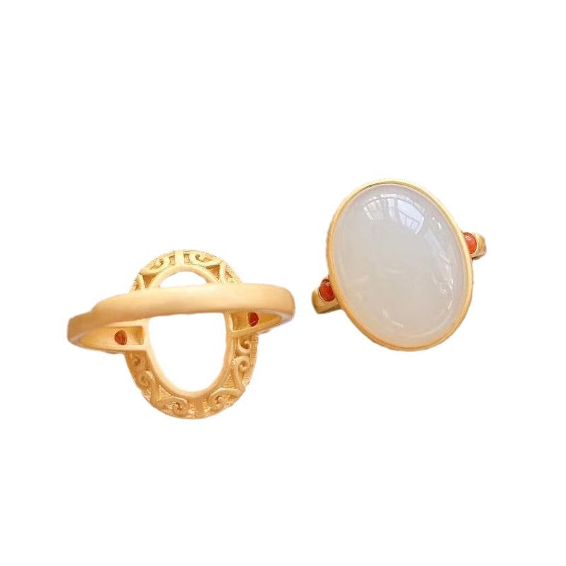 Classic Silver Ring with Timeless Appeal