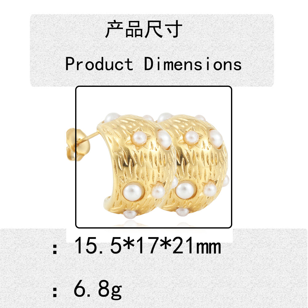 Classic Gold Earring with Timeless Appeal
