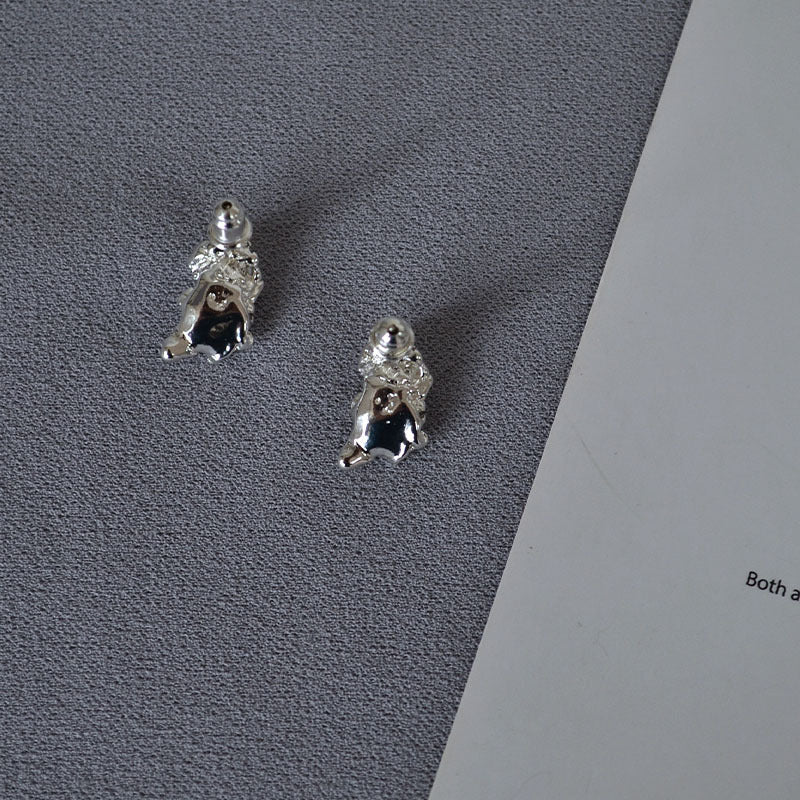 Charming Silver Earring for Any Occasion