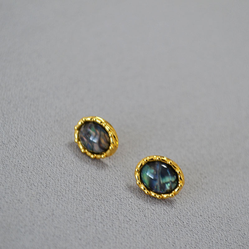 Romantic Gold Earring for Special Moments