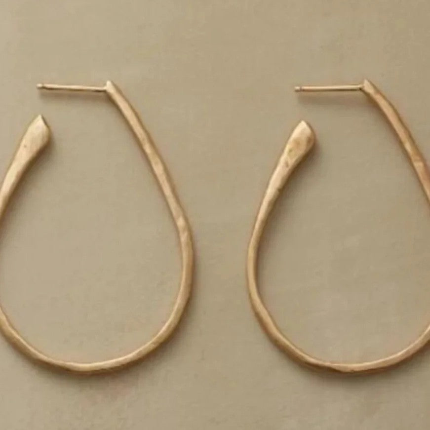 Charming Earring for Any Occasion