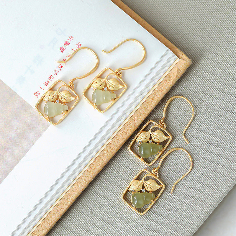 Charming Gold Earring for Any Occasion