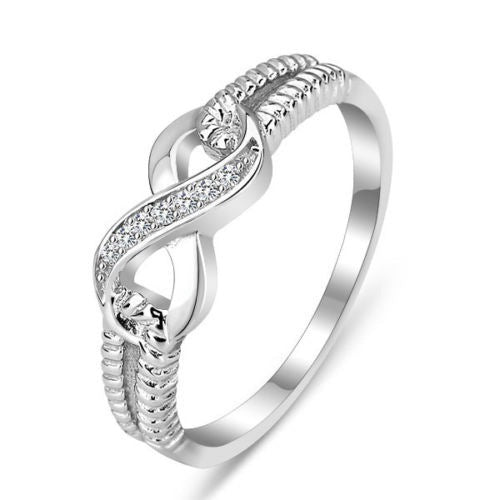 Classic Gold Ring with Timeless Appeal