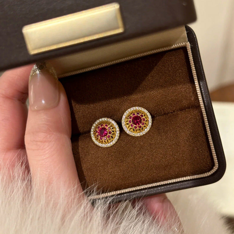 Charming Piece for Any Occasion