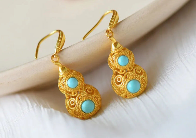 Romantic Silver Earring for Special Moments