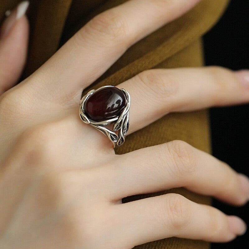 Classic Silver Ring with Timeless Appeal