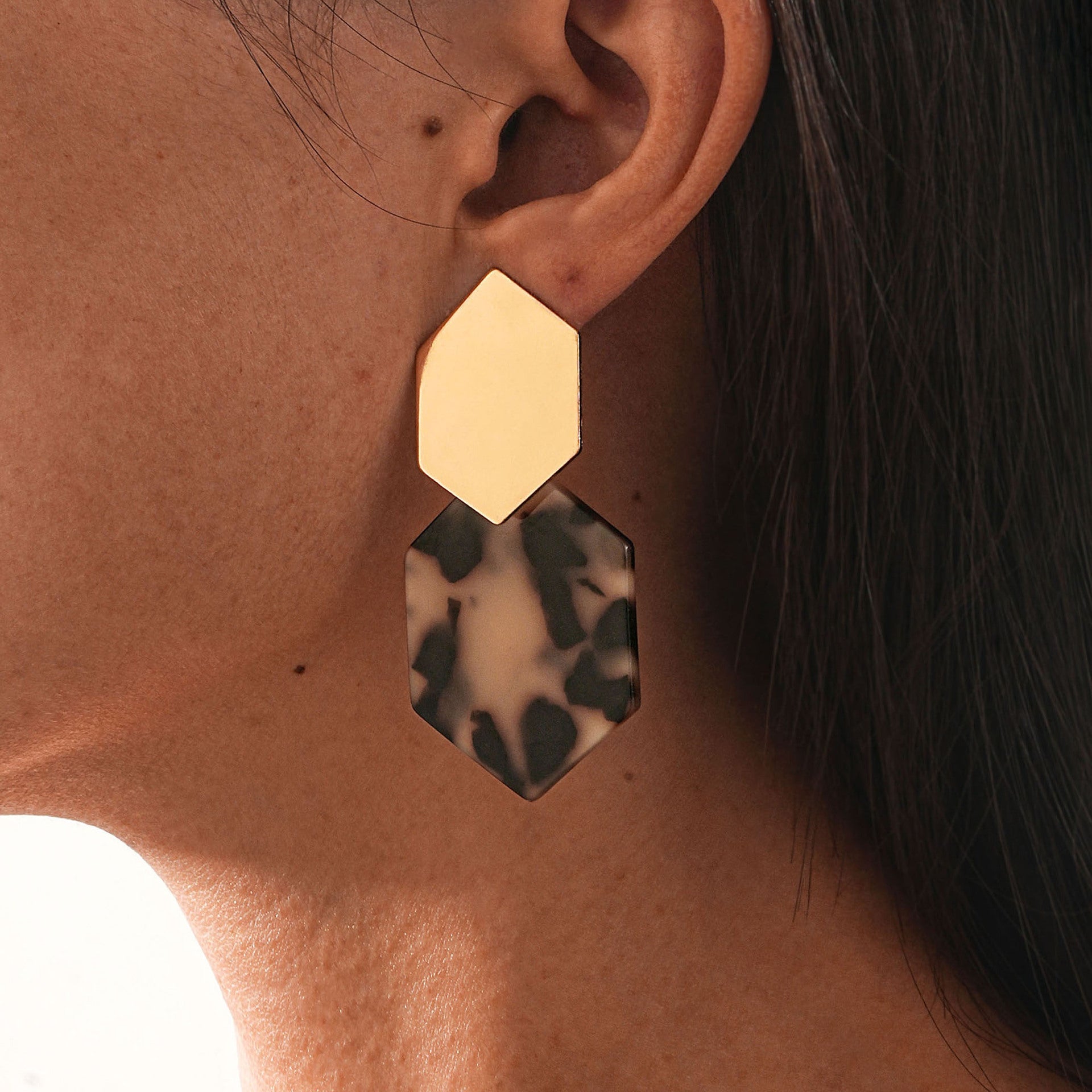 Charming Earring for Any Occasion