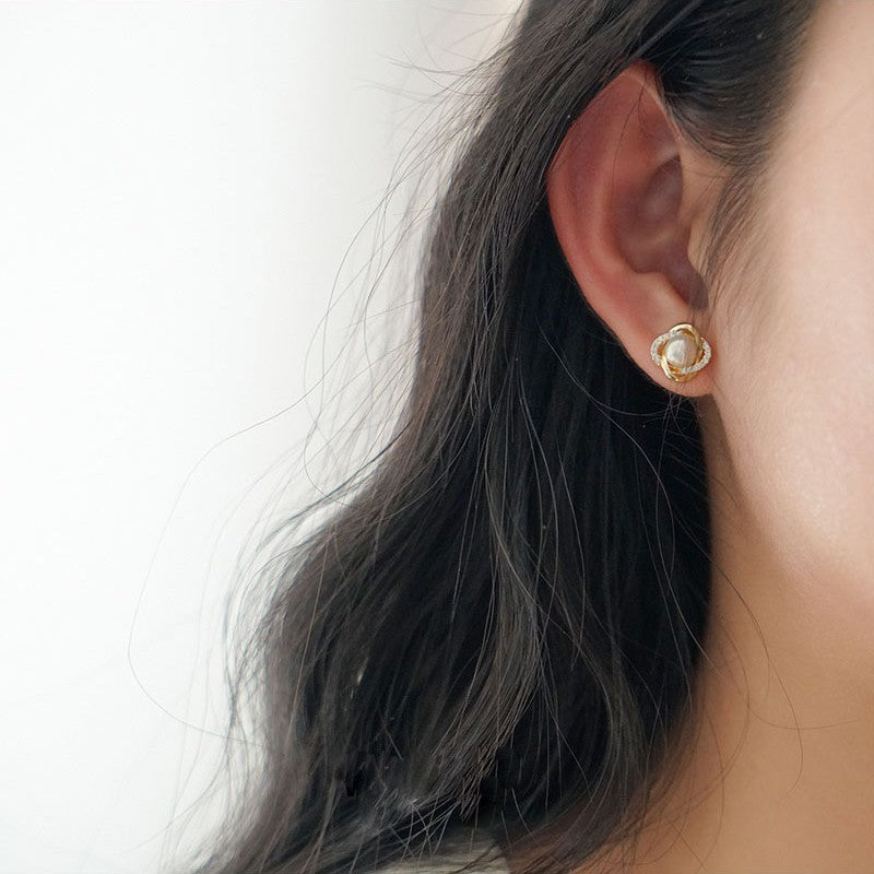 Stunning Pearl Earring for Daily Wear