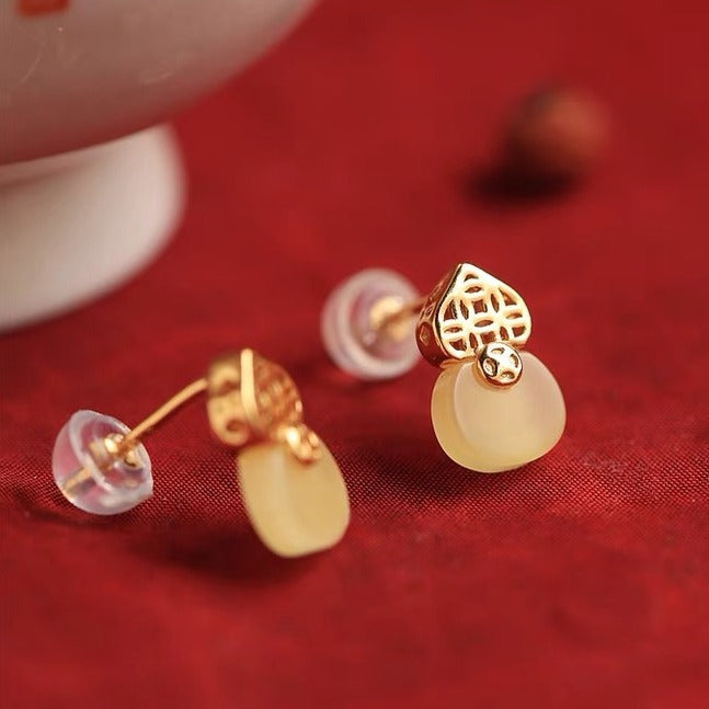 Romantic Silver Earring for Special Moments