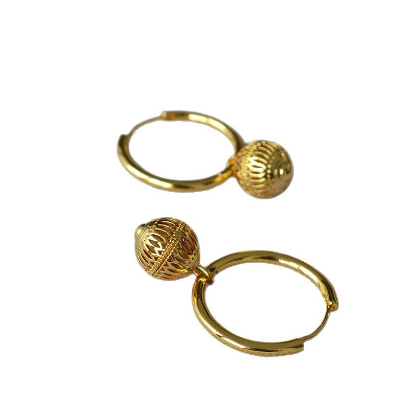 Charming Gold Earring for Any Occasion
