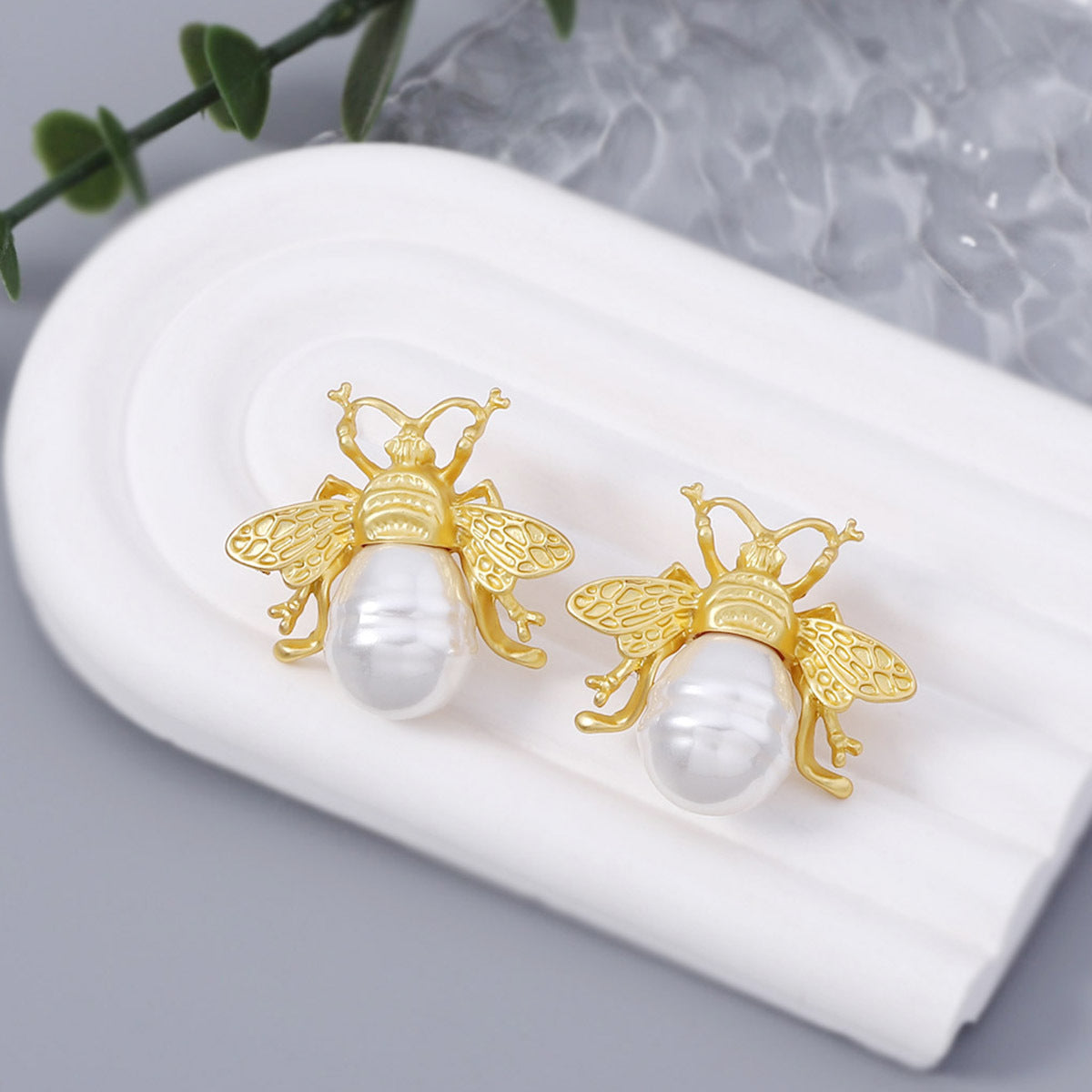 Beautiful Pearl Earring with Unique Style