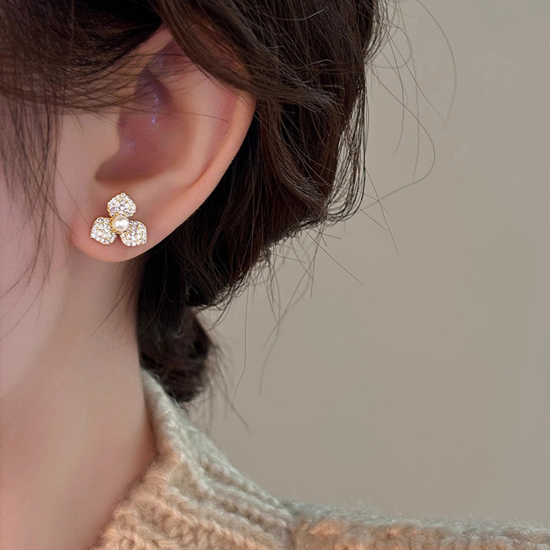 Stunning Pearl Earring for Daily Wear