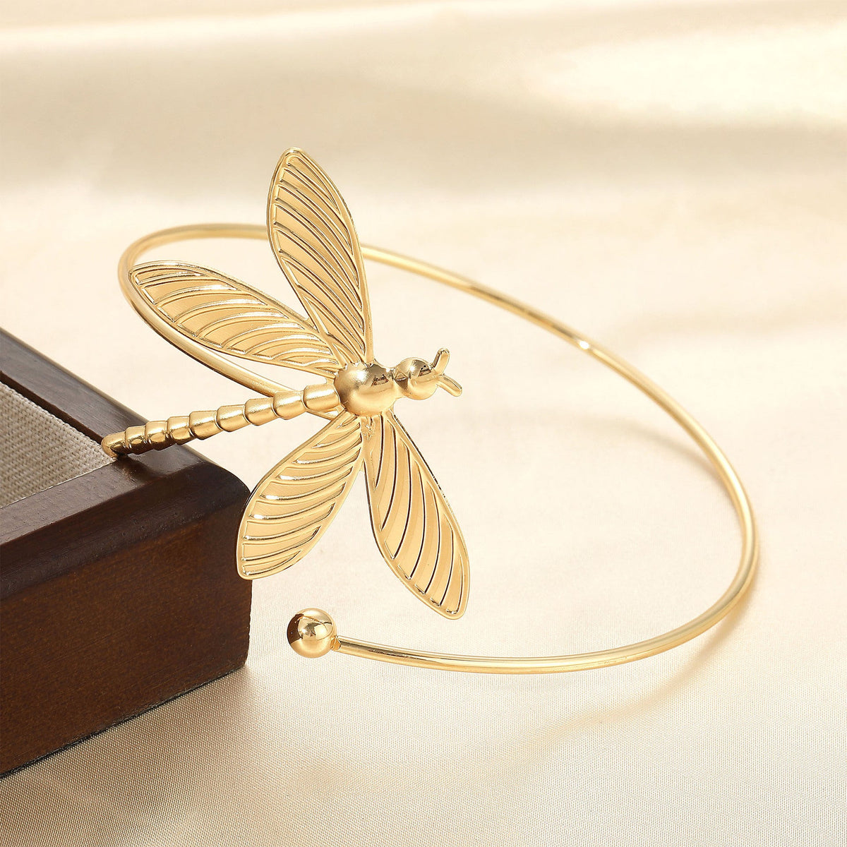 Charming Piece for Any Occasion
