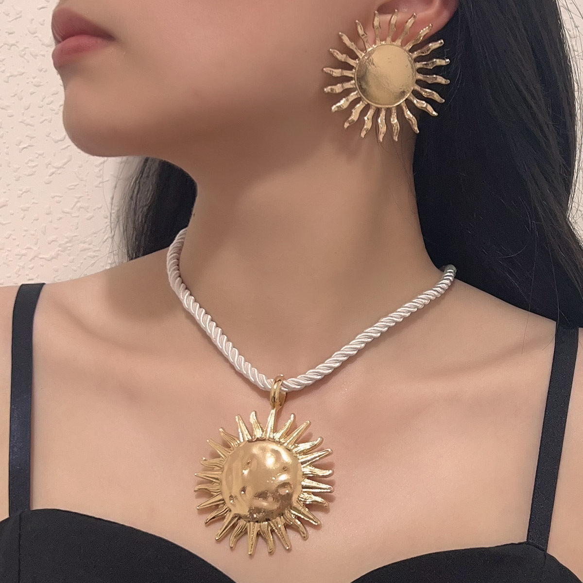 Stunning Necklace for Daily Wear