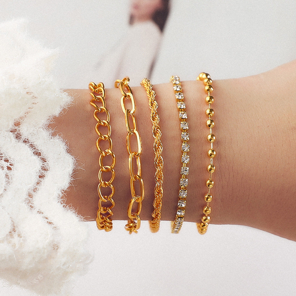 Romantic Gold Bracelet for Special Moments