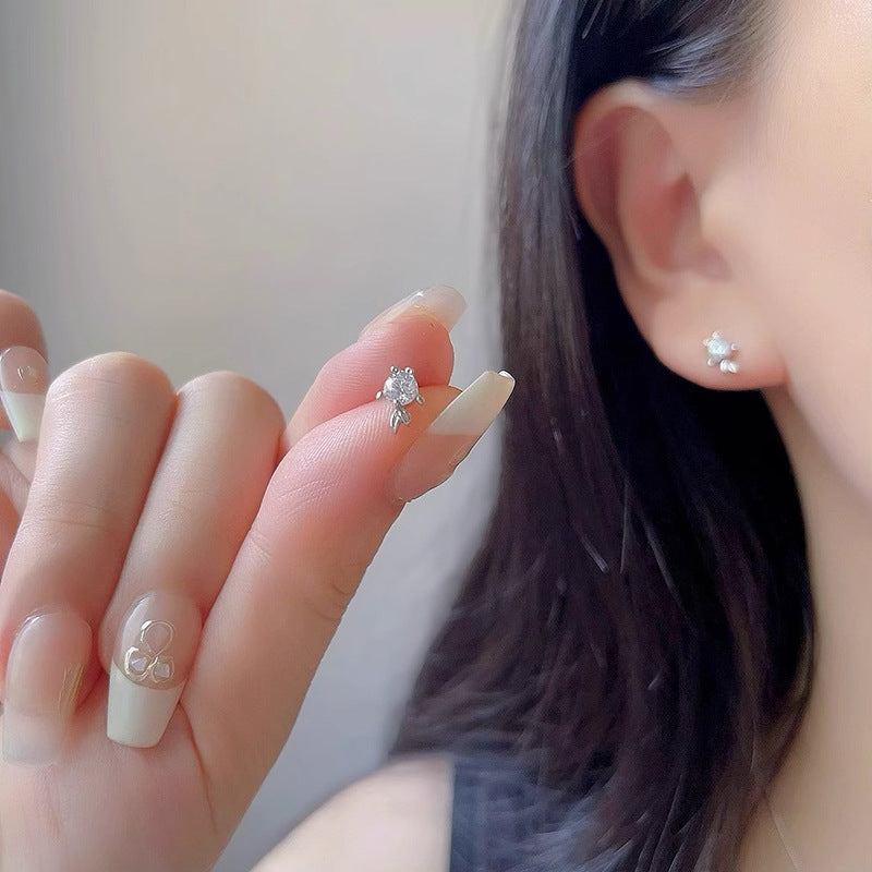 Delicate Artisan Gold Earring