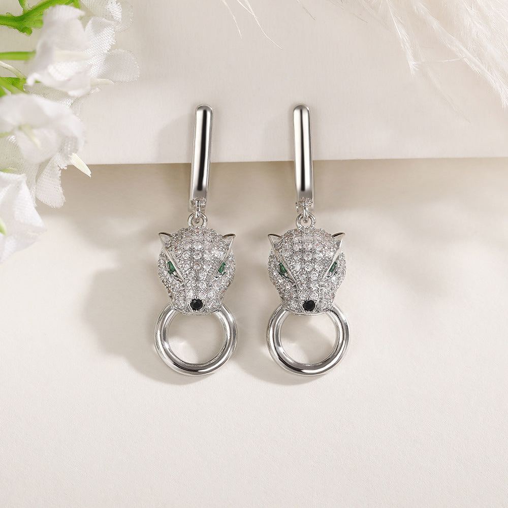 Charming Earring for Any Occasion