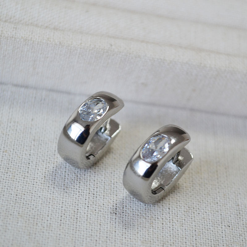 Classic Gold Earring with Timeless Appeal