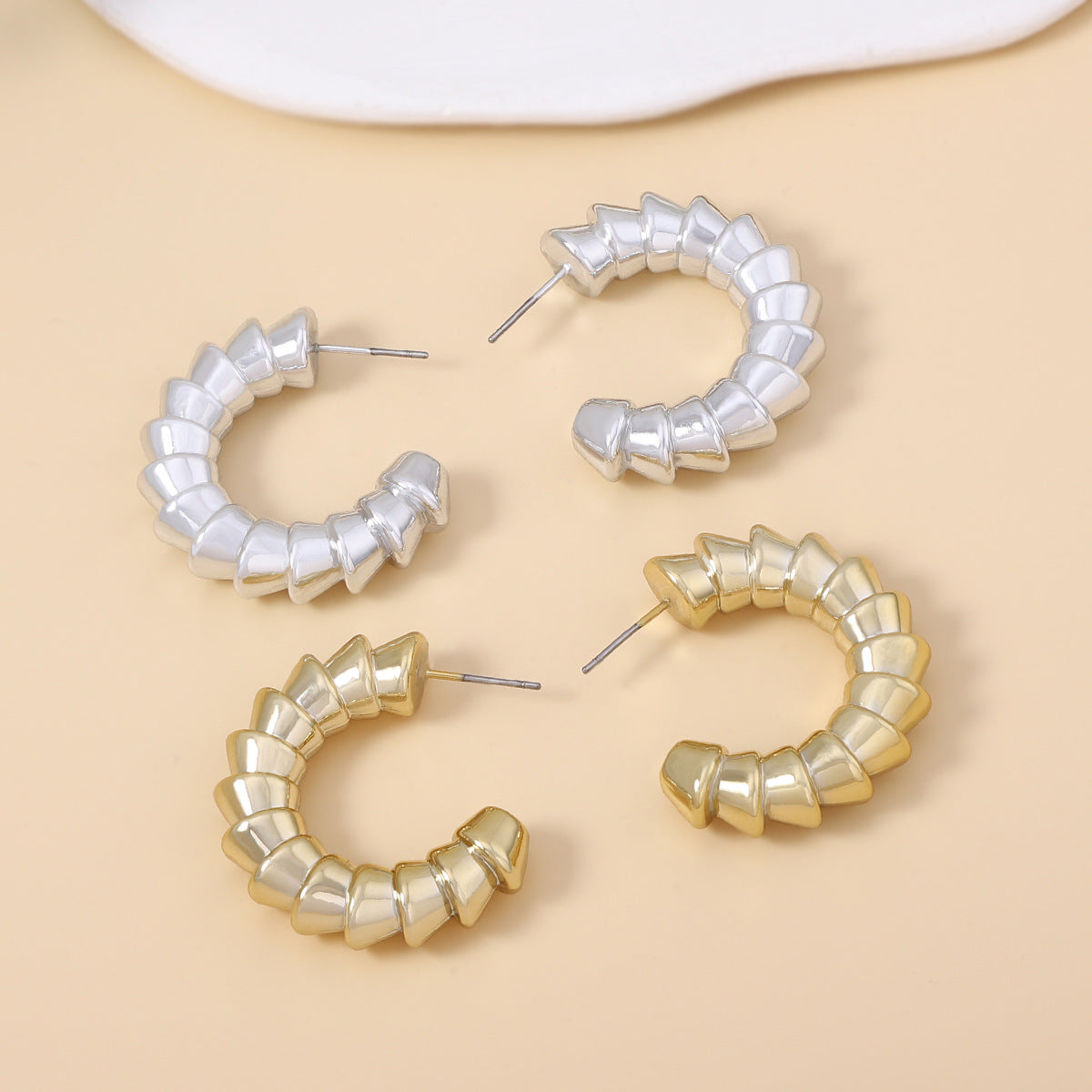 Beautiful Gold Earring with Unique Style
