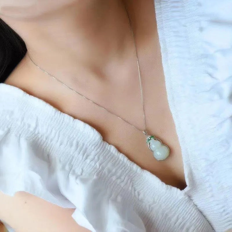 Elegant Gold Necklace for Every Occasion