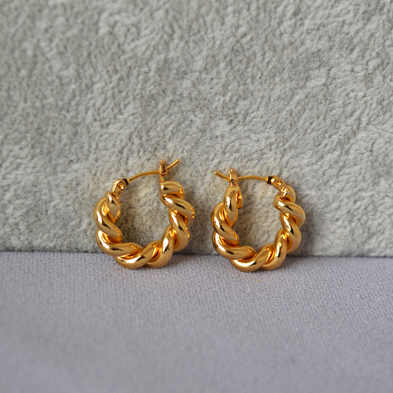 Elegant Gold Earring for Every Occasion