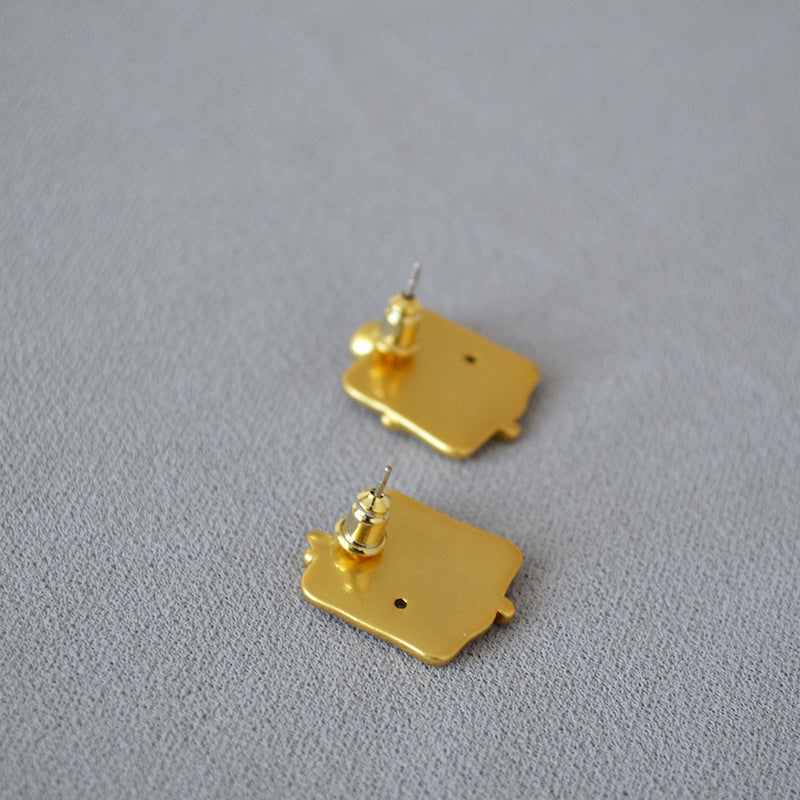 Elegant Gold Earring for Every Occasion