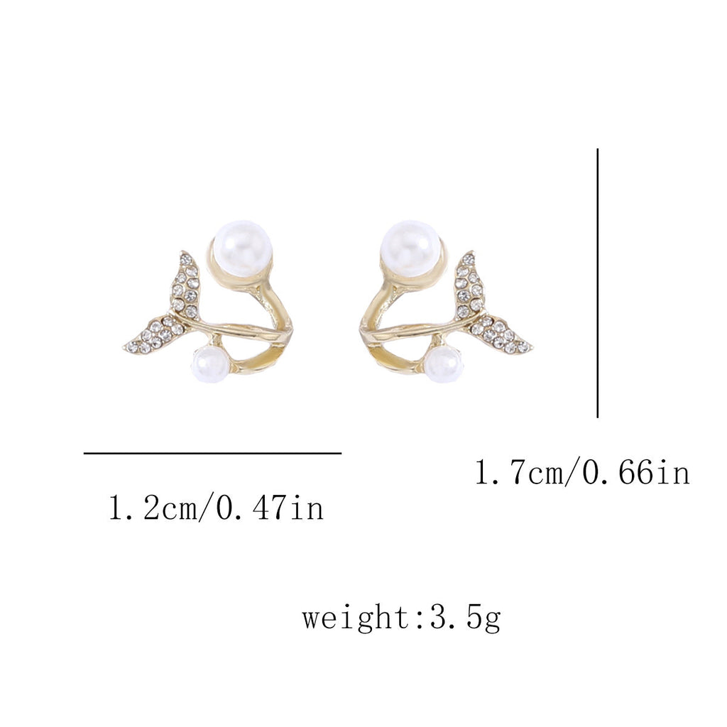 Romantic Gold Earring for Special Moments