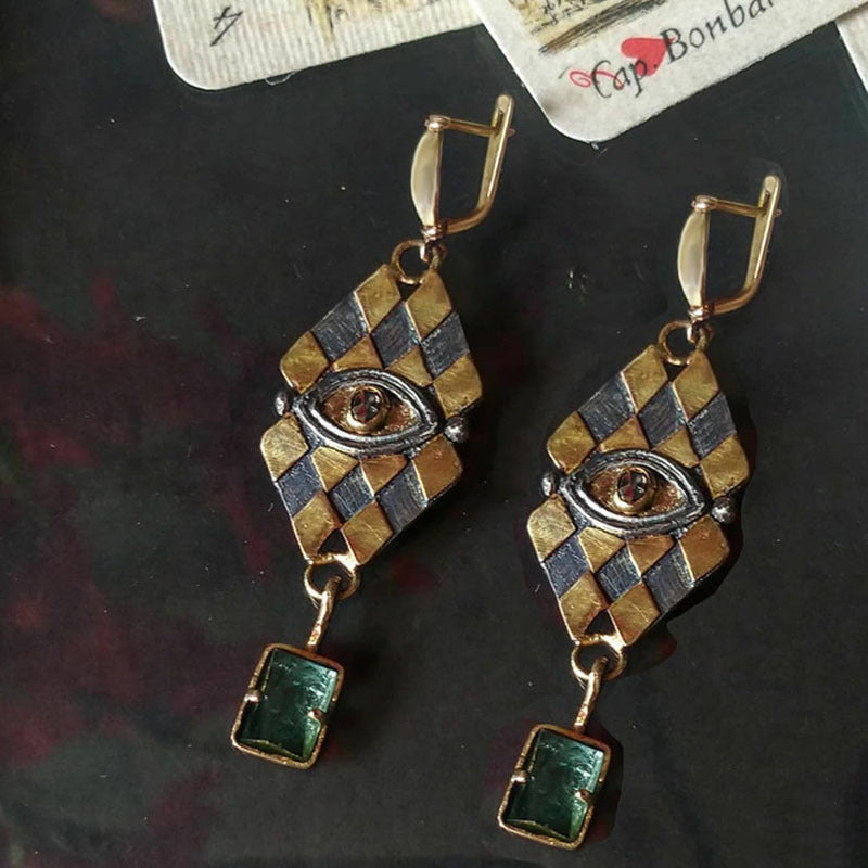 Charming Earring for Any Occasion