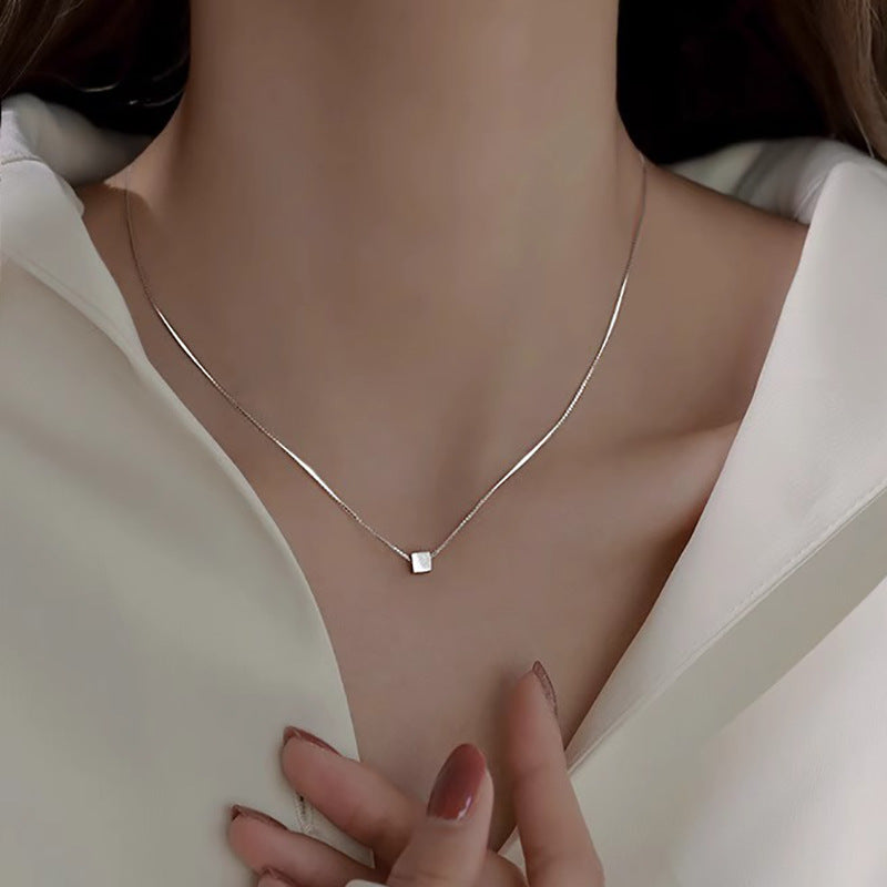 Stunning Necklace for Daily Wear