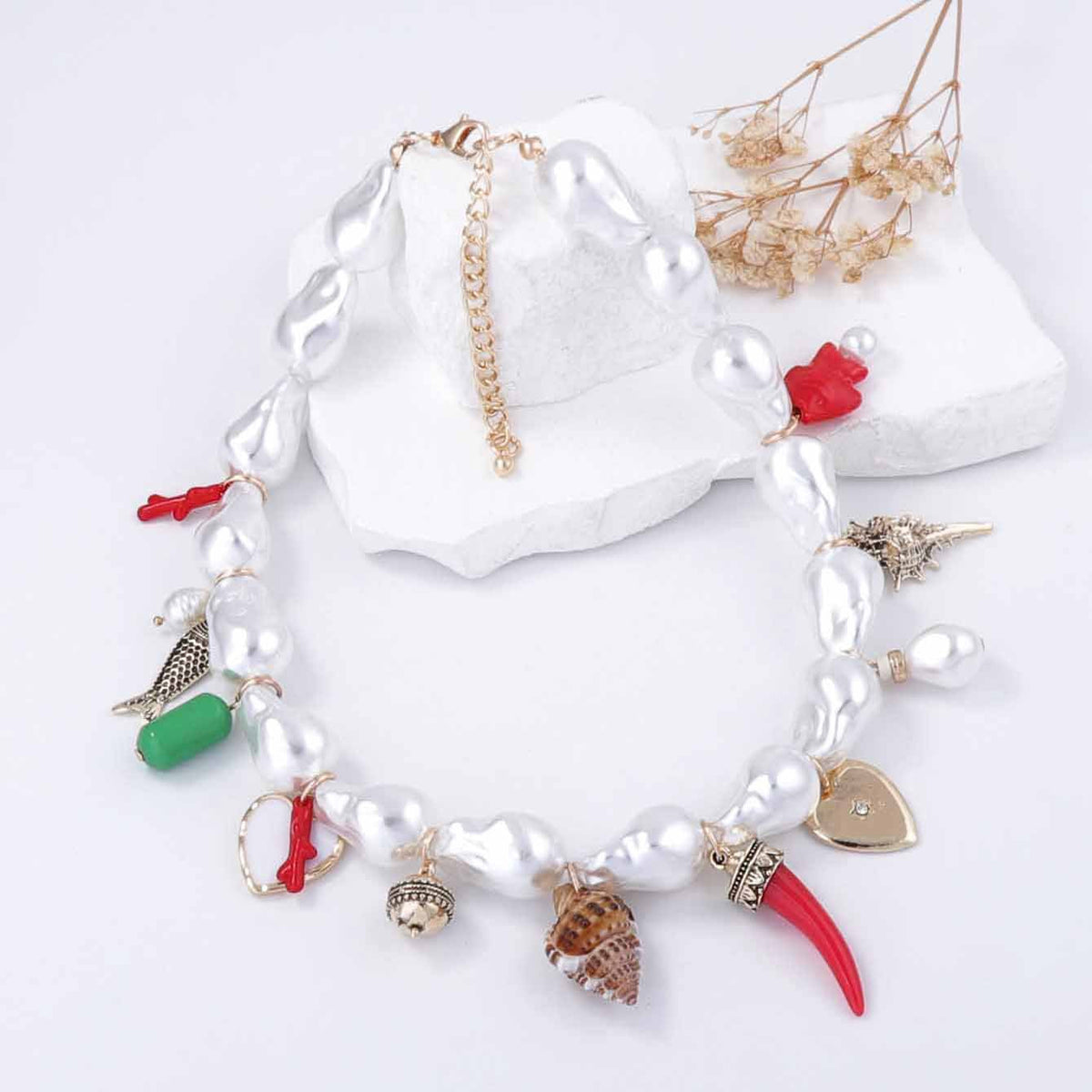 Charming Pearl Necklace for Any Occasion