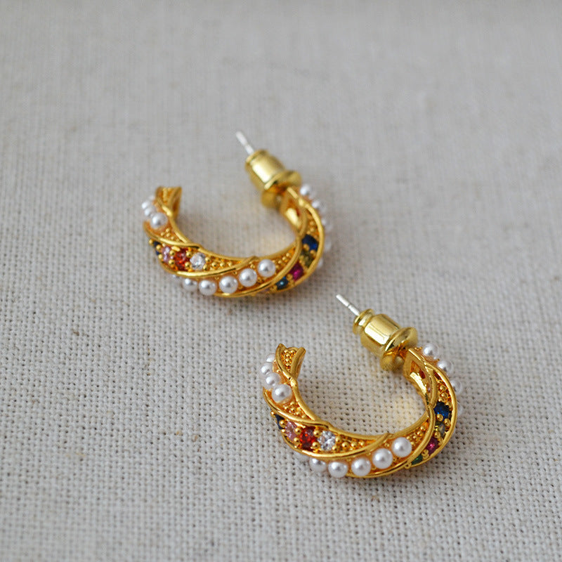 Romantic Gold Earring for Special Moments