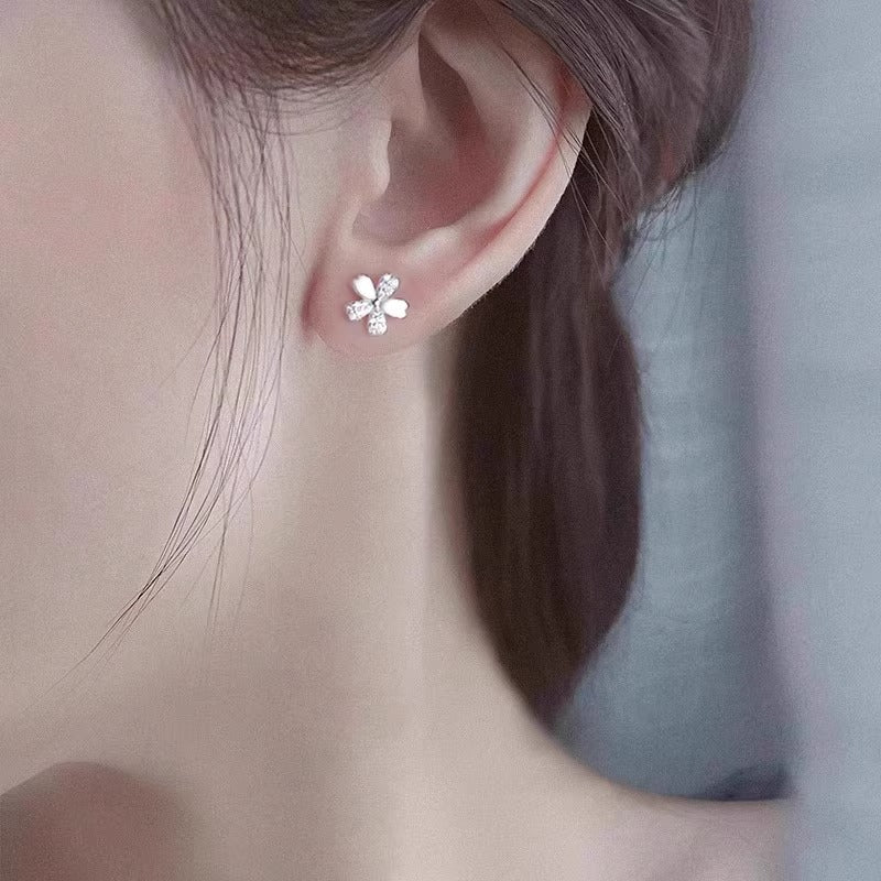 Classic Earring with Timeless Appeal