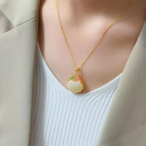 Charming Silver Pendant for Any Occasion
