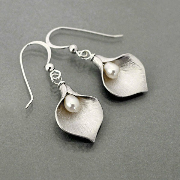 Charming Pearl Earring for Any Occasion