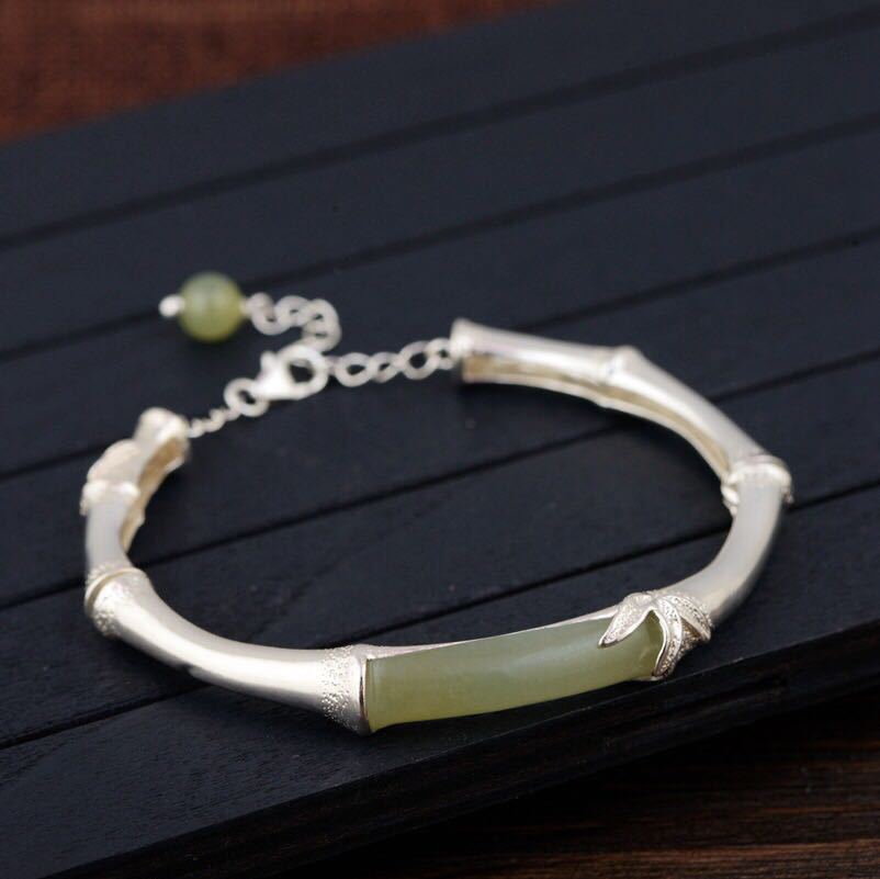 Charming Silver Bracelet for Any Occasion