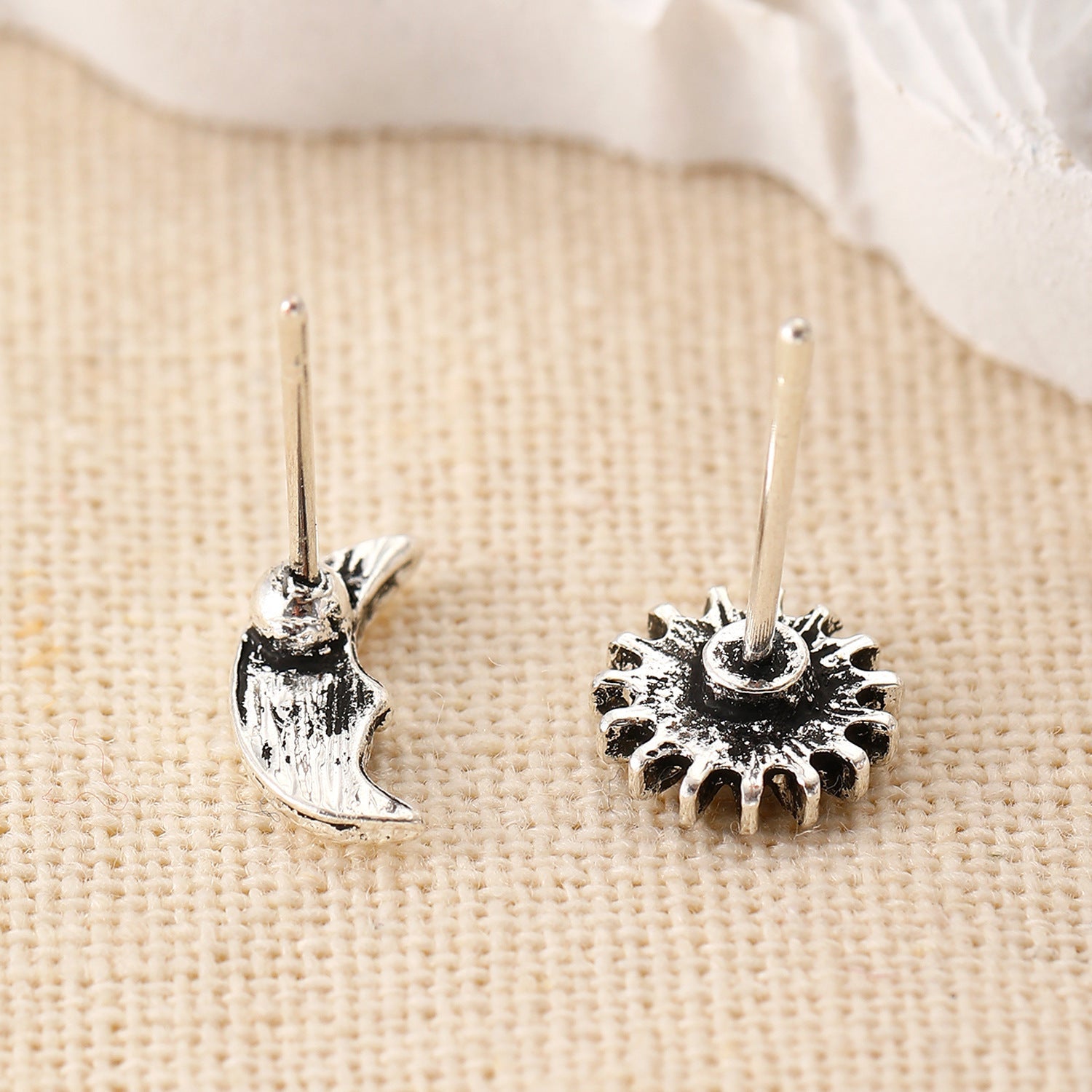Charming Silver Earring for Any Occasion