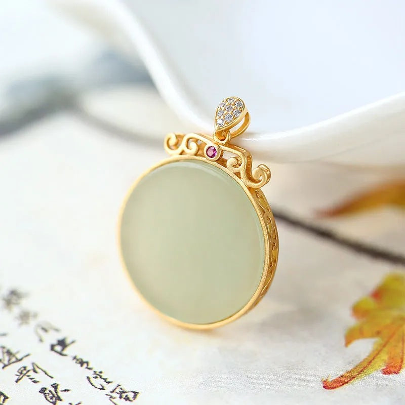 Charming Silver Necklace for Any Occasion