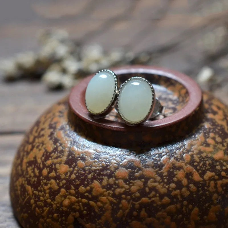 Classic Gold Earring with Timeless Appeal